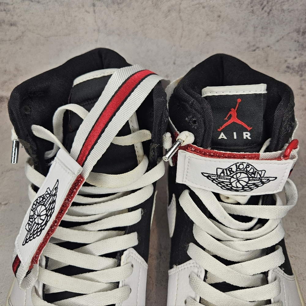 2008 Nike Air Jordan 1 High / Mens SIZE 10.5 / Colorway - Black, White, & Red - Picture 11 of 13